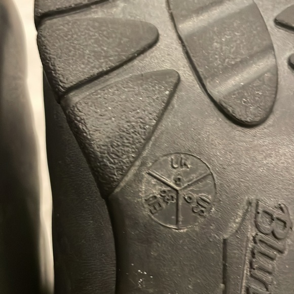 Blundstone women’s heeled, black leather boot - Picture 9 of 10